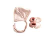 hat and bootie set - baby 0-4 months