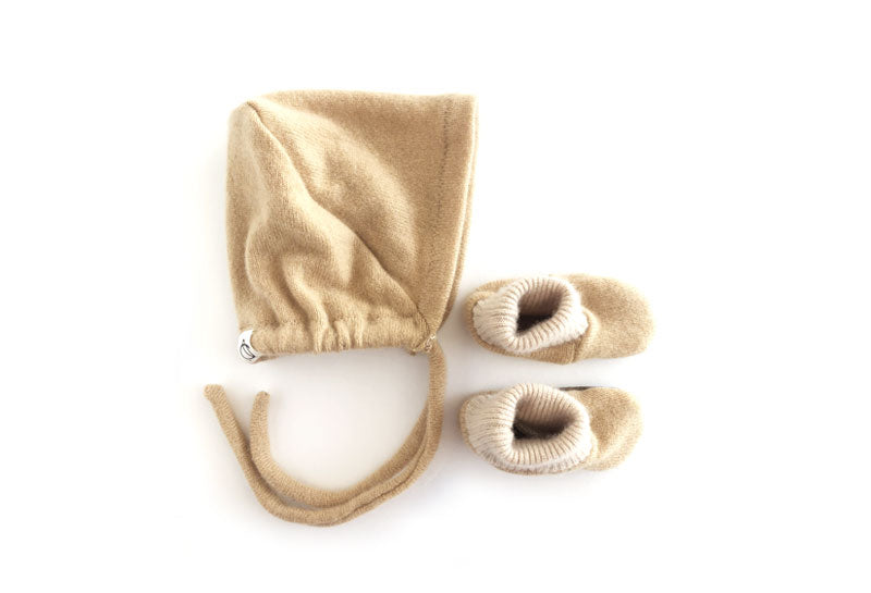 hat and bootie set - baby 0-4 months